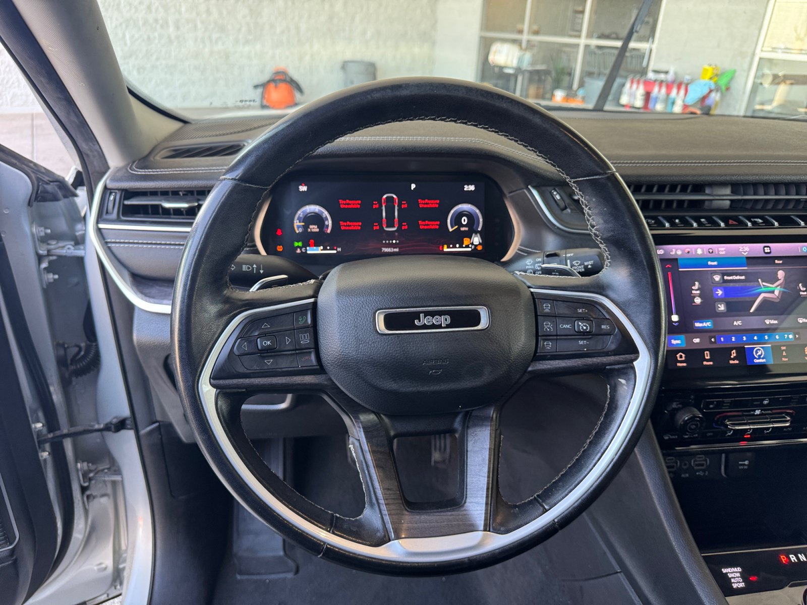 Used 2022 Jeep Grand Cherokee L Limited AWD/4WD image 15