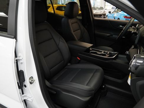 New 2026 Chevrolet Equinox LT w/ Convenience Package II image 28