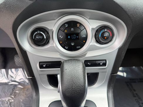 Used 2018 Ford Fiesta SE FWD image 20