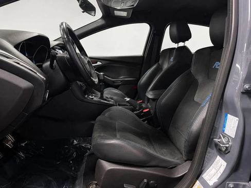 Used 2017 Ford Focus RS AWD/4WD image 18