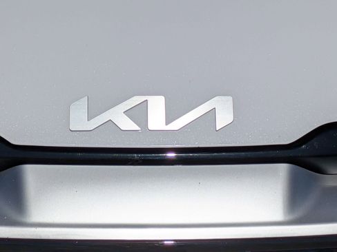 Used 2024 Kia Sportage EX image 13