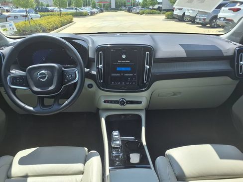 Certified 2024 Volvo XC40 B5 Plus AWD/4WD image 25