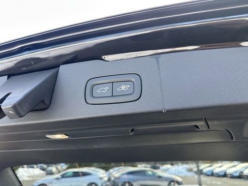 Certified 2025 Volvo V60 B5 Cross Country Plus image 36