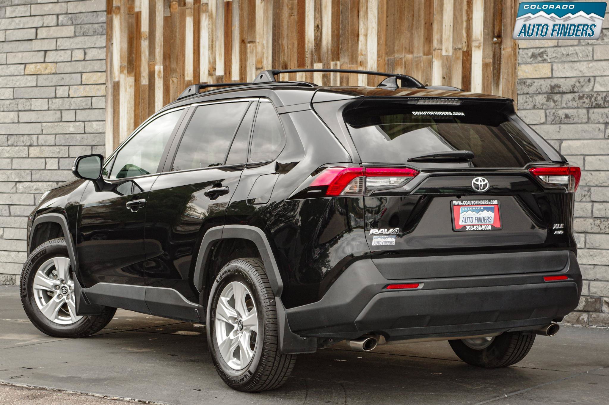 Used 2020 Toyota RAV4 XLE w/ Convenience Package AWD/4WD image 4