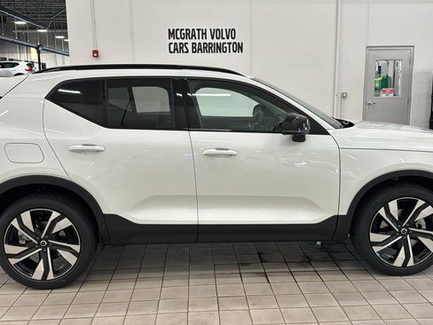 Used 2026 Volvo XC40 B5 Ultra w/ Protection Package Premier image 4