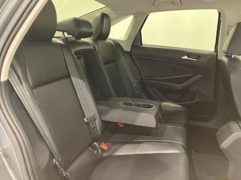 Used 2019 Volkswagen Jetta SE FWD image 37