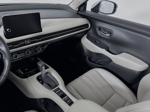 Certified 2025 Honda HR-V EX-L image 23