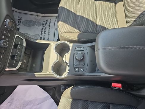 Used 2024 GMC Terrain SLE w/ Driver Convenience Package FWD image 53