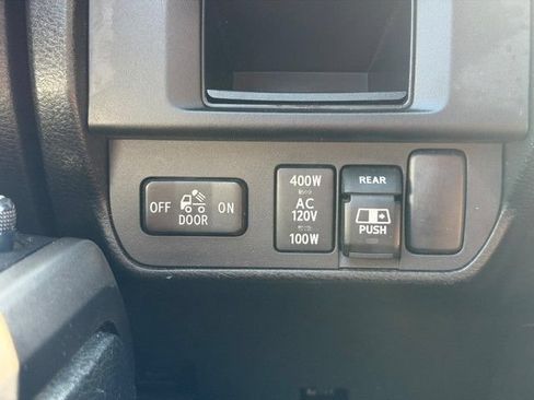 Used 2017 Toyota Tacoma TRD Off-Road w/ Tow Package (A/T) AWD/4WD image 15