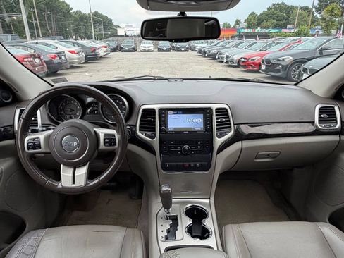 Used 2011 Jeep Grand Cherokee Laredo AWD/4WD image 13