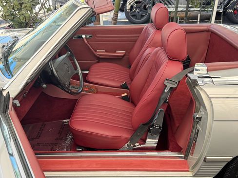 Used 1987 Mercedes-Benz 560 SL image 12