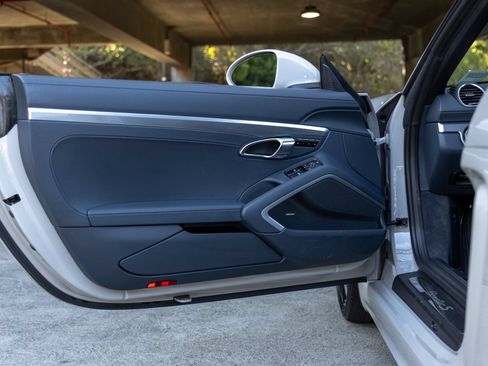 Certified 2025 Porsche 718 Boxster S RWD image 21