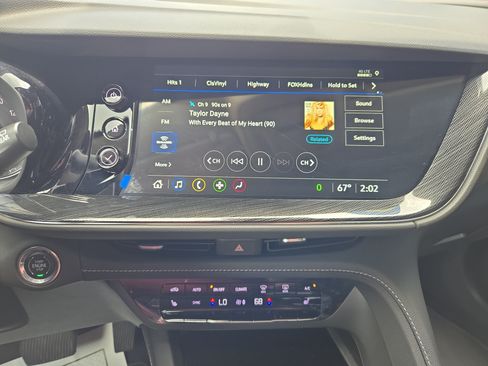 Used 2023 Buick Envision Essence AWD/4WD image 7