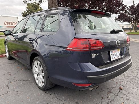 Used 2017 Volkswagen Golf SE image 7