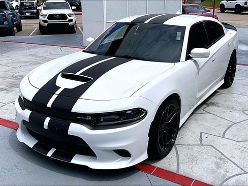 Used 2018 Dodge Charger R/T Scat Pack RWD image 37