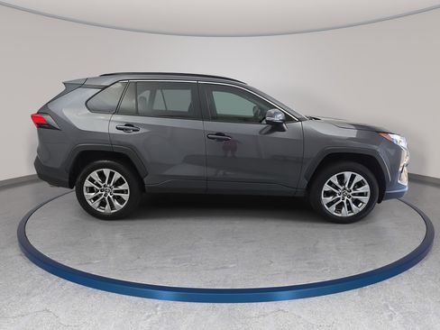 Used 2023 Toyota RAV4 XLE Premium AWD/4WD image 4