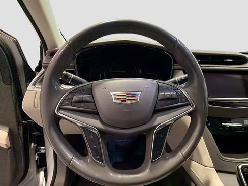 Certified 2019 Cadillac XT5 Premium Luxury FWD image 4