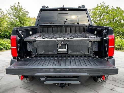 Used 2025 Toyota Tacoma 4x4 Double Cab Hybrid image 18