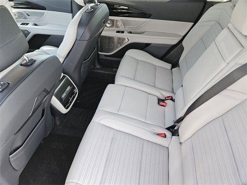 New 2026 Lincoln Nautilus Reserve image 28