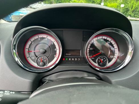 Used 2019 Dodge Grand Caravan SE w/ UConnect Hands-Free Group FWD image 16