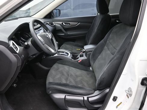 Used 2016 Nissan Rogue S w/ S Family Package FWD image 20