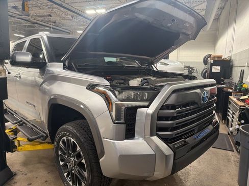 Used 2024 Toyota Tundra Limited AWD/4WD image 4