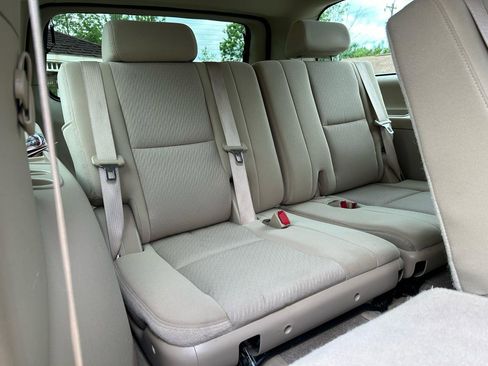 Used 2010 GMC Yukon XL SLE w/ SLE-2 Equipment Package AWD/4WD image 18