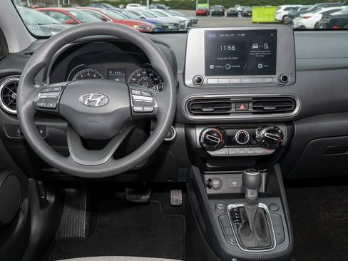 Used 2022 Hyundai Kona SEL w/ Cargo Package image 6