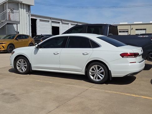 Used 2020 Volkswagen Passat 2.0T SE image 3