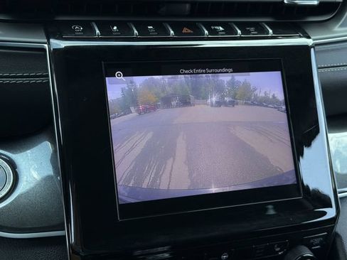Used 2023 Jeep Grand Cherokee Laredo w/ Luxury Tech Group I AWD/4WD image 26