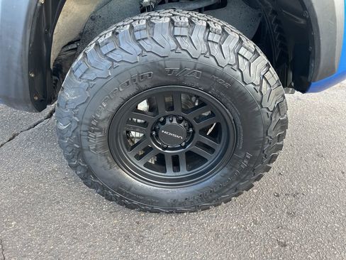 Used 2017 Toyota Tacoma TRD Off-Road image 35