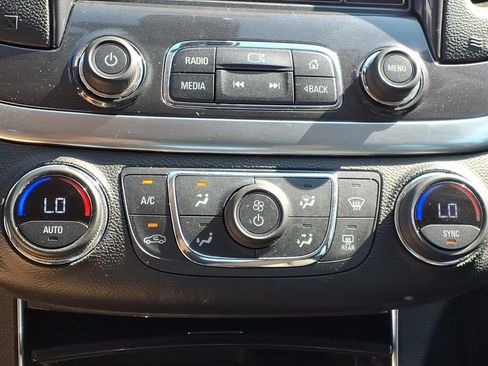 Used 2020 Chevrolet Impala LT w/ LT Convenience Package FWD image 21