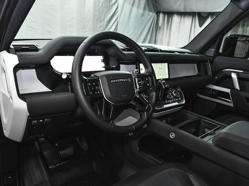 Used 2023 Land Rover Defender 90 X-Dynamic SE AWD/4WD image 19