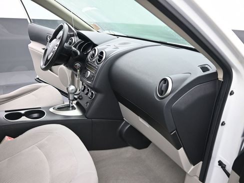 Used 2011 Nissan Rogue S image 39