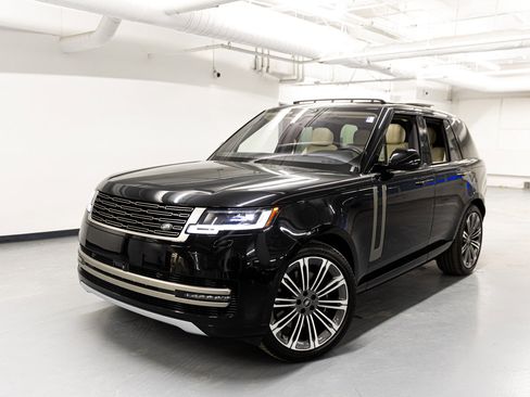 Used 2023 Land Rover Range Rover SE image 33