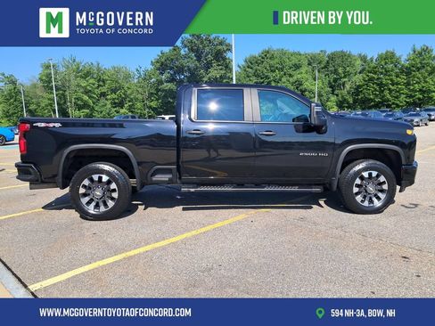 Used 2021 Chevrolet Silverado 2500 Custom w/ Custom Value Package AWD/4WD image 7