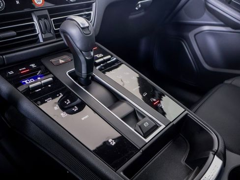 New 2026 Porsche Macan image 20