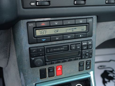Used 1997 Mercedes-Benz SL 320 image 23