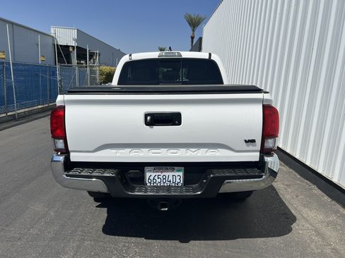 Used 2021 Toyota Tacoma SR5 RWD image 5