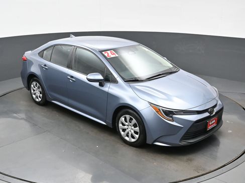 Used 2024 Toyota Corolla LE FWD image 32
