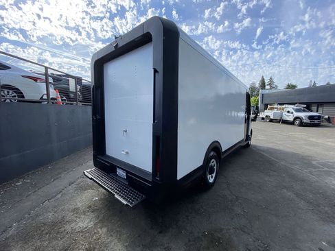 Used 2024 Chevrolet Brightdrop 600 w/ Commercial Equipment Package AWD/4WD image 6