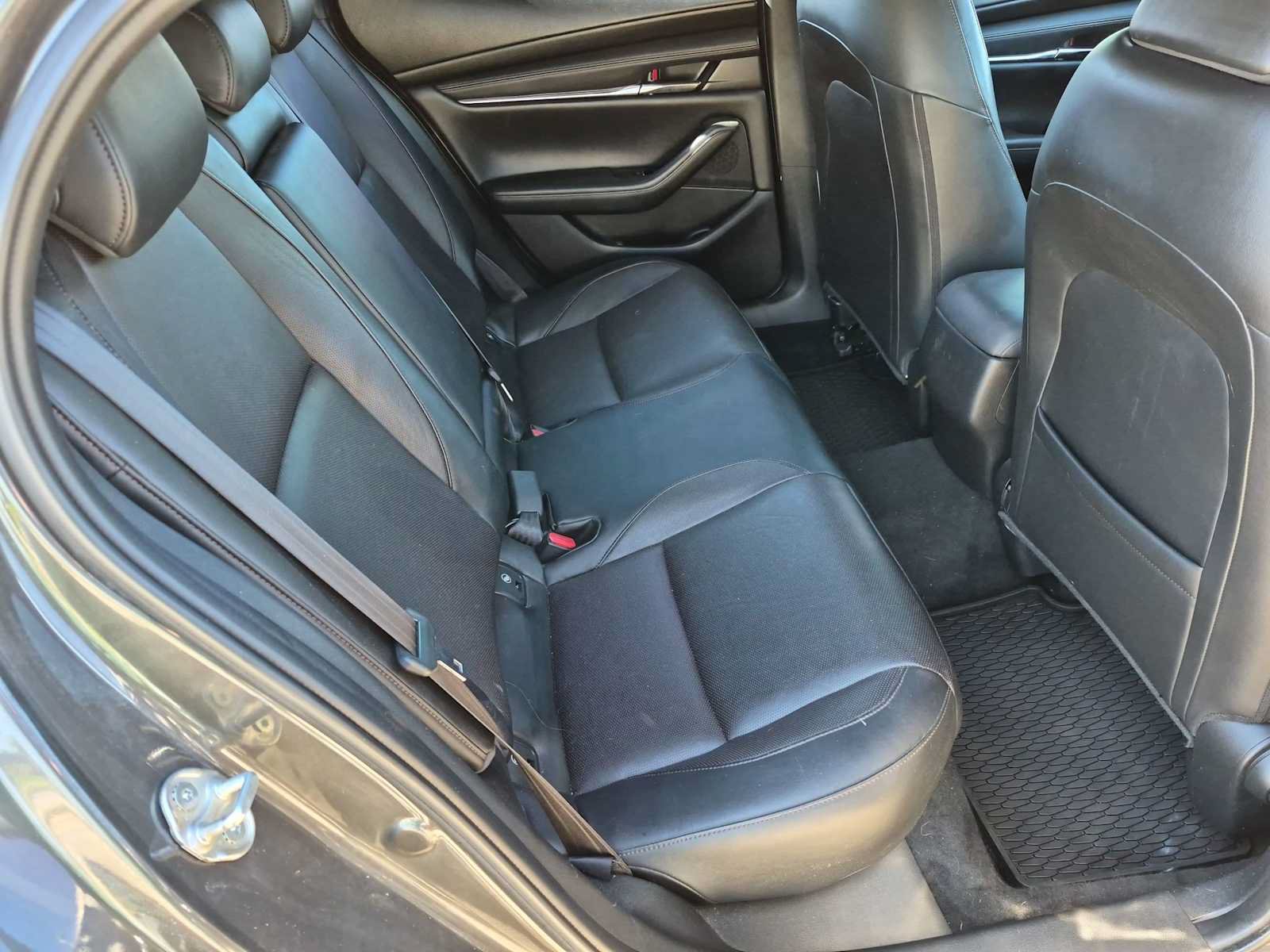 Used 2019 MAZDA MAZDA3 Hatchback w/ Premium Package FWD image 21