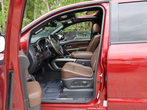 Used 2021 Nissan Titan Platinum Reserve w/ Moonroof Package image 8