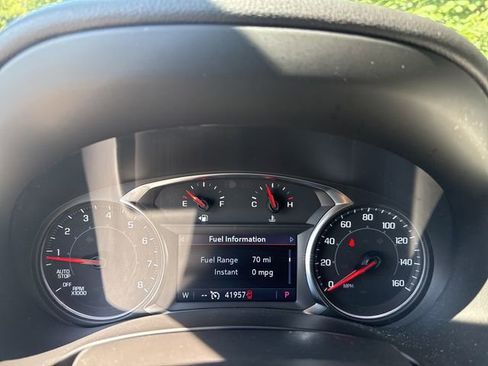 Used 2024 GMC Terrain SLT image 24