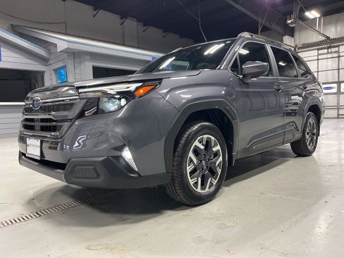 Used 2026 Subaru Forester Premium image 5