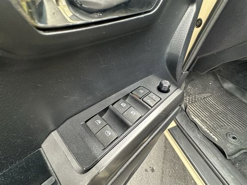 Used 2019 Toyota Tacoma TRD Off-Road image 31