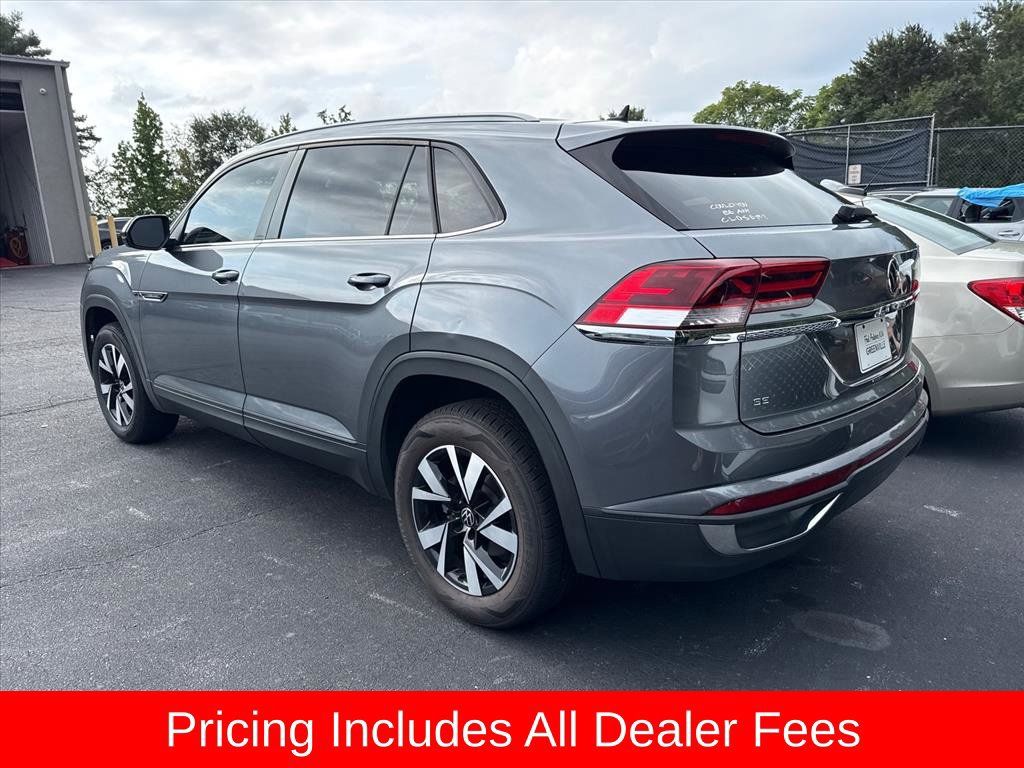 Used 2022 Volkswagen Atlas Cross Sport SE FWD image 6