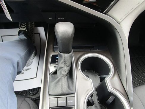 Used 2023 Toyota Camry LE image 34