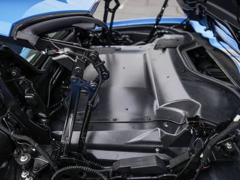 Used 2021 Chevrolet Corvette Stingray Premium Conv w/ Z51 Performance Package RWD image 55