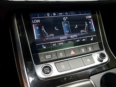 Used 2023 Audi Q7 3.0T Premium w/ Convenience Package AWD/4WD image 22